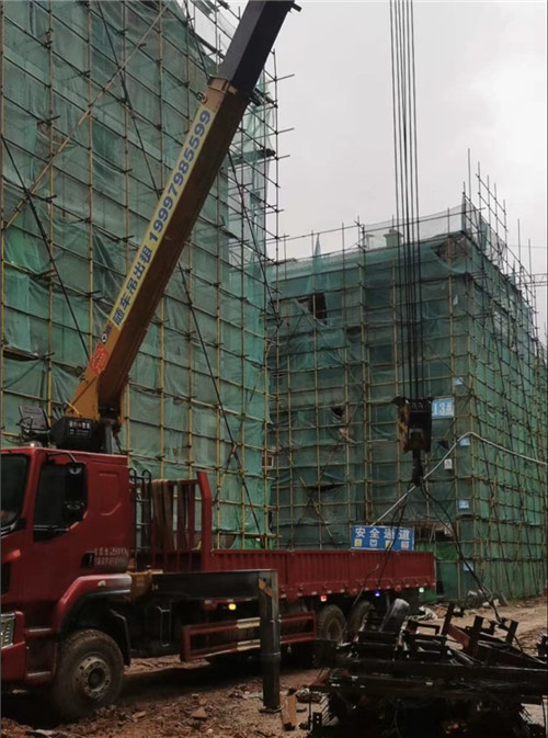 饶阳县“慢工细活”—— 吊车的 “微动控制” 技术