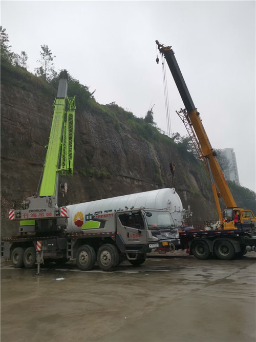 饶阳县“不怕风雨冻”—— 吊车的 “恶劣环境适应” 技术